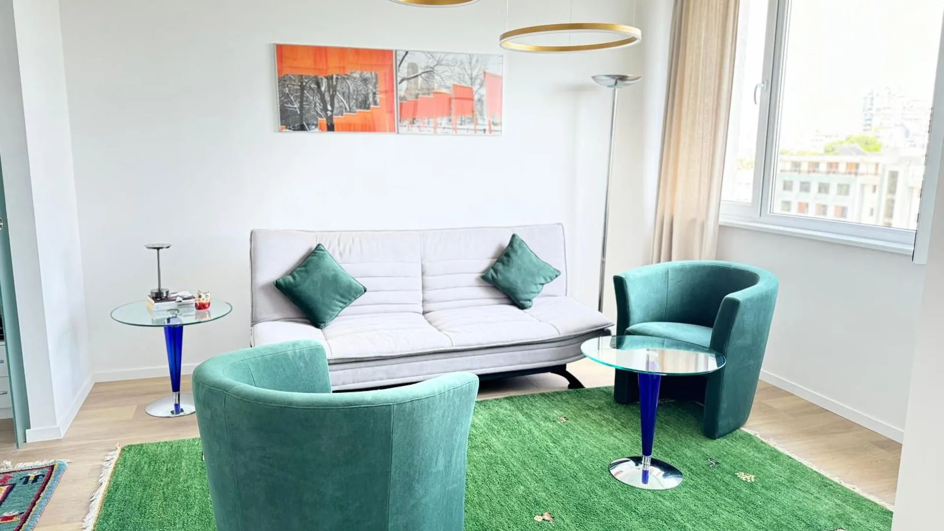 Luxus Living In Burgas contacts