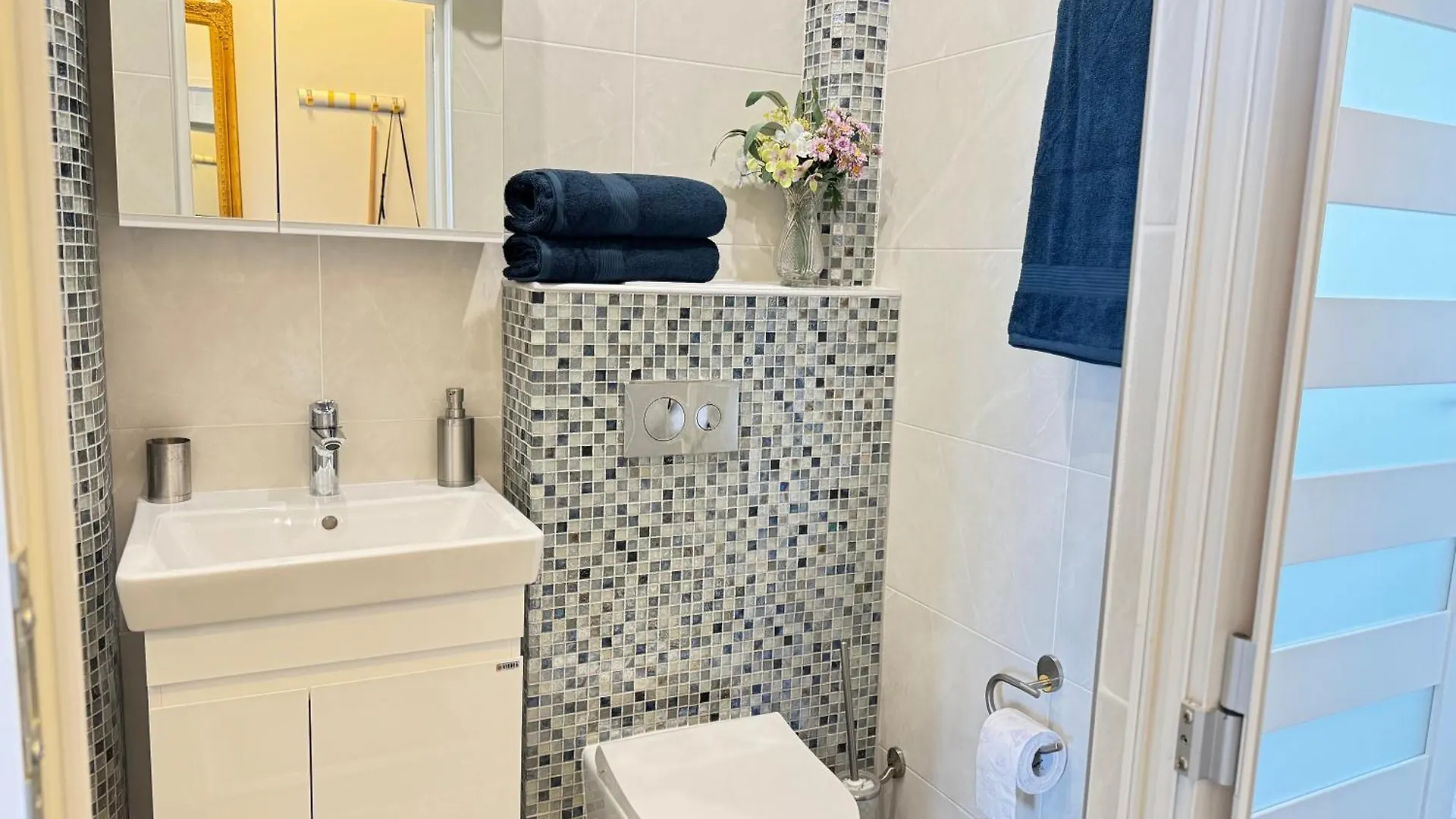 Luxus Living In Burgas Apartment